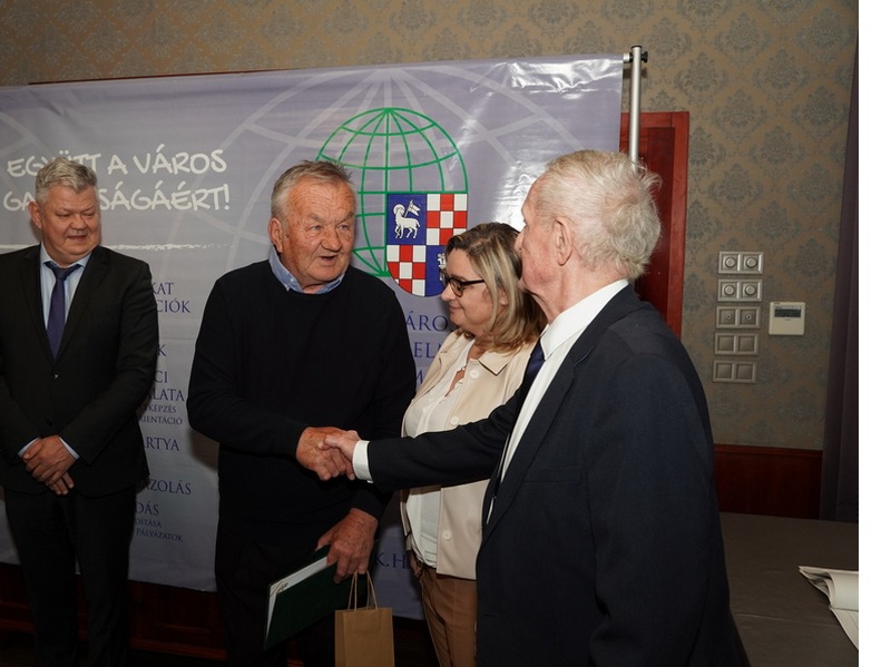 Kézműves díjakat adtak át és asztalosmestereket avattak